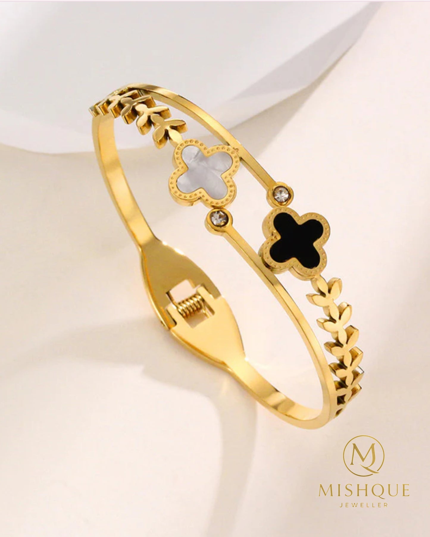 Eterna Clover Cuff