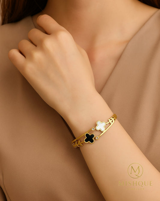 Eterna Clover Cuff